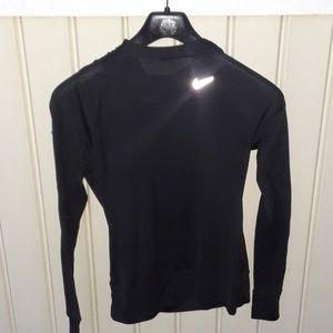 Nike dri fit hoodie size small